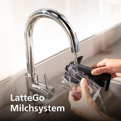 Kaffeevollautomat Series 5400 EP5441/50, 12 Kaffeespezialitäten, LatteGo Milchsystem, Touchdisplay, anpassbare Kaffeeeinstellungen, erstklassiges Küchendesign, schwarz